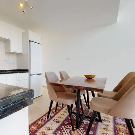 Luxurious And A Beautiful Retreat Apartment Agios Nikolaos (Famagusta)